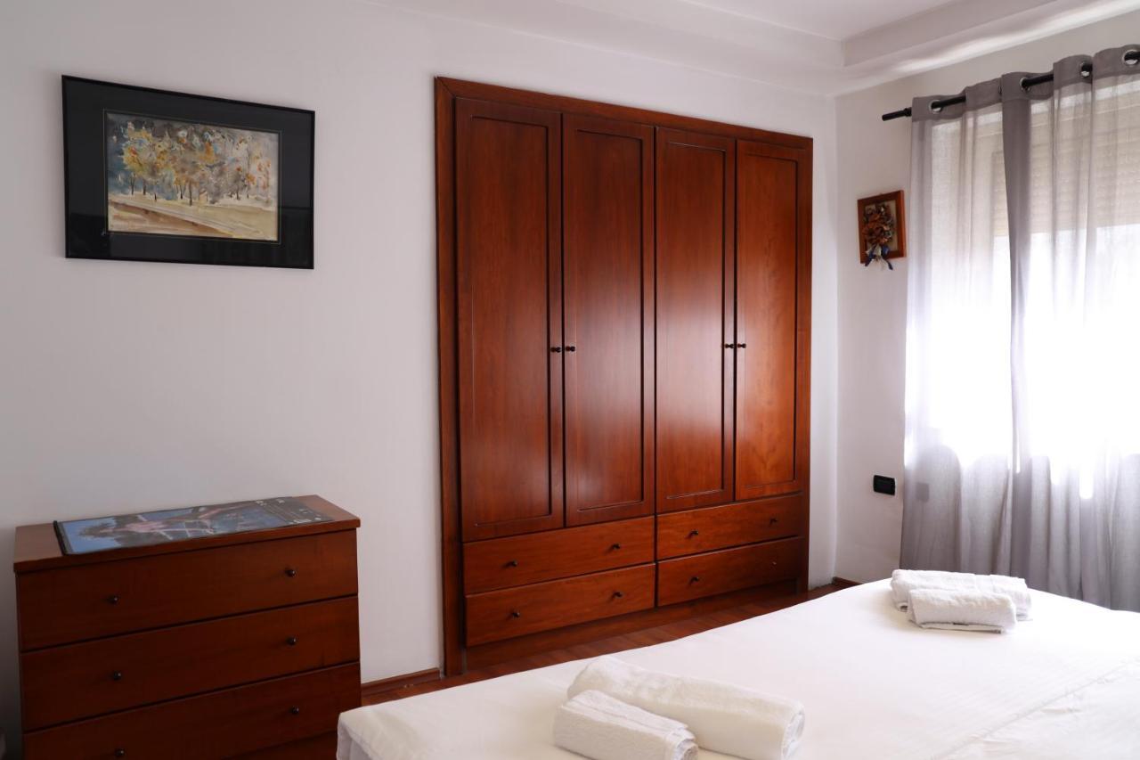 Hoja Apartments Tirana Esterno foto