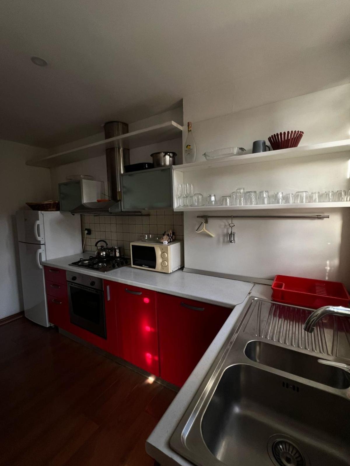 Hoja Apartments Tirana Esterno foto